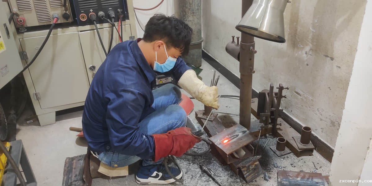 四川 阿坝县少数民族青年焊工国家通用语言+技能培训.jpg